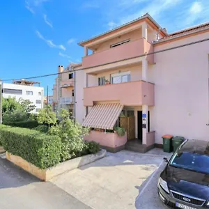 Natali Apartment