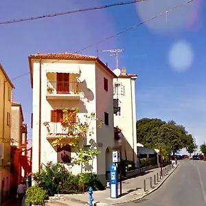 Studio Katalpa Apartment