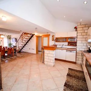 Ksenija Apartment