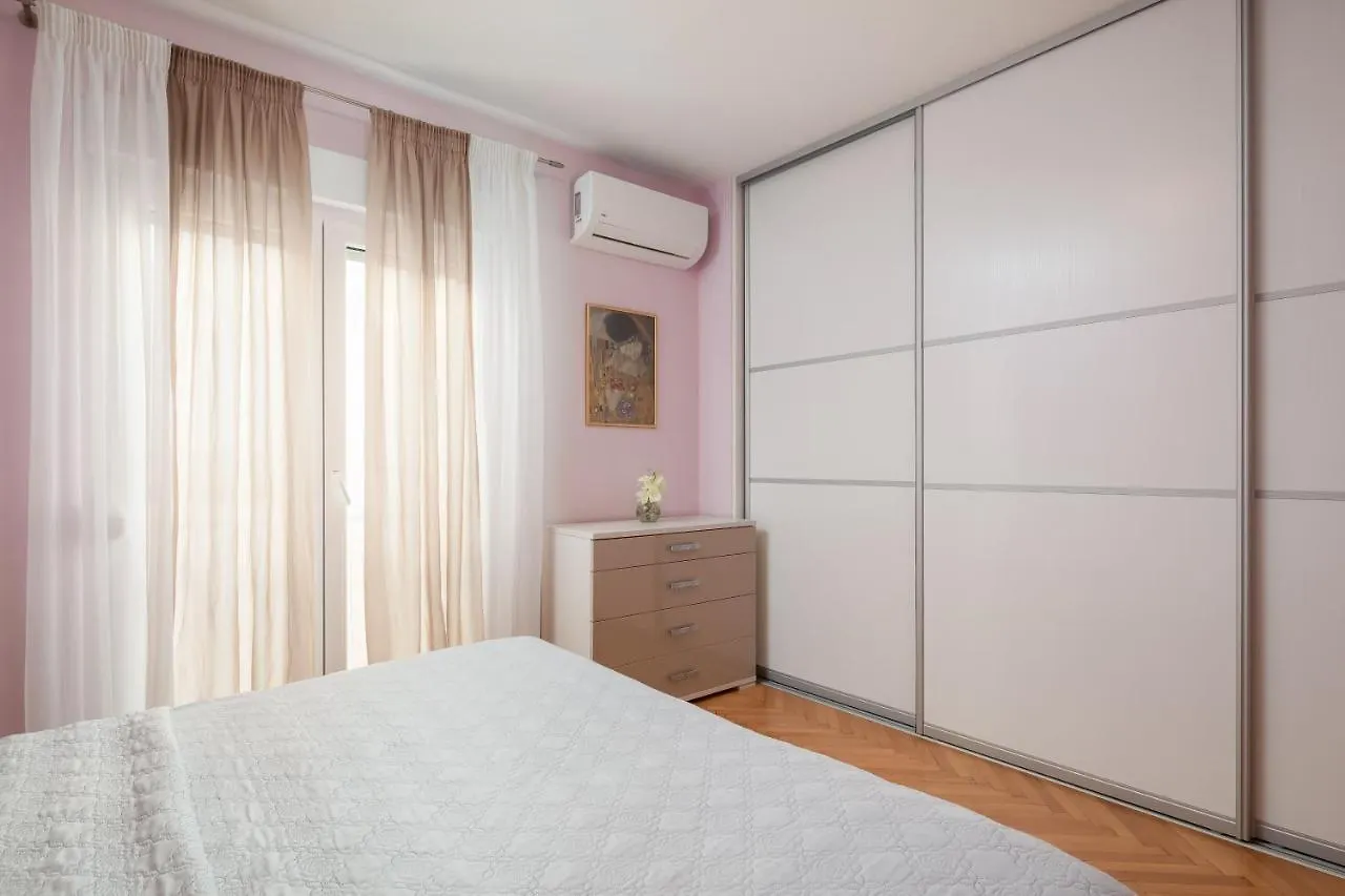 Exclusive Center Apartments Zadar 0*,