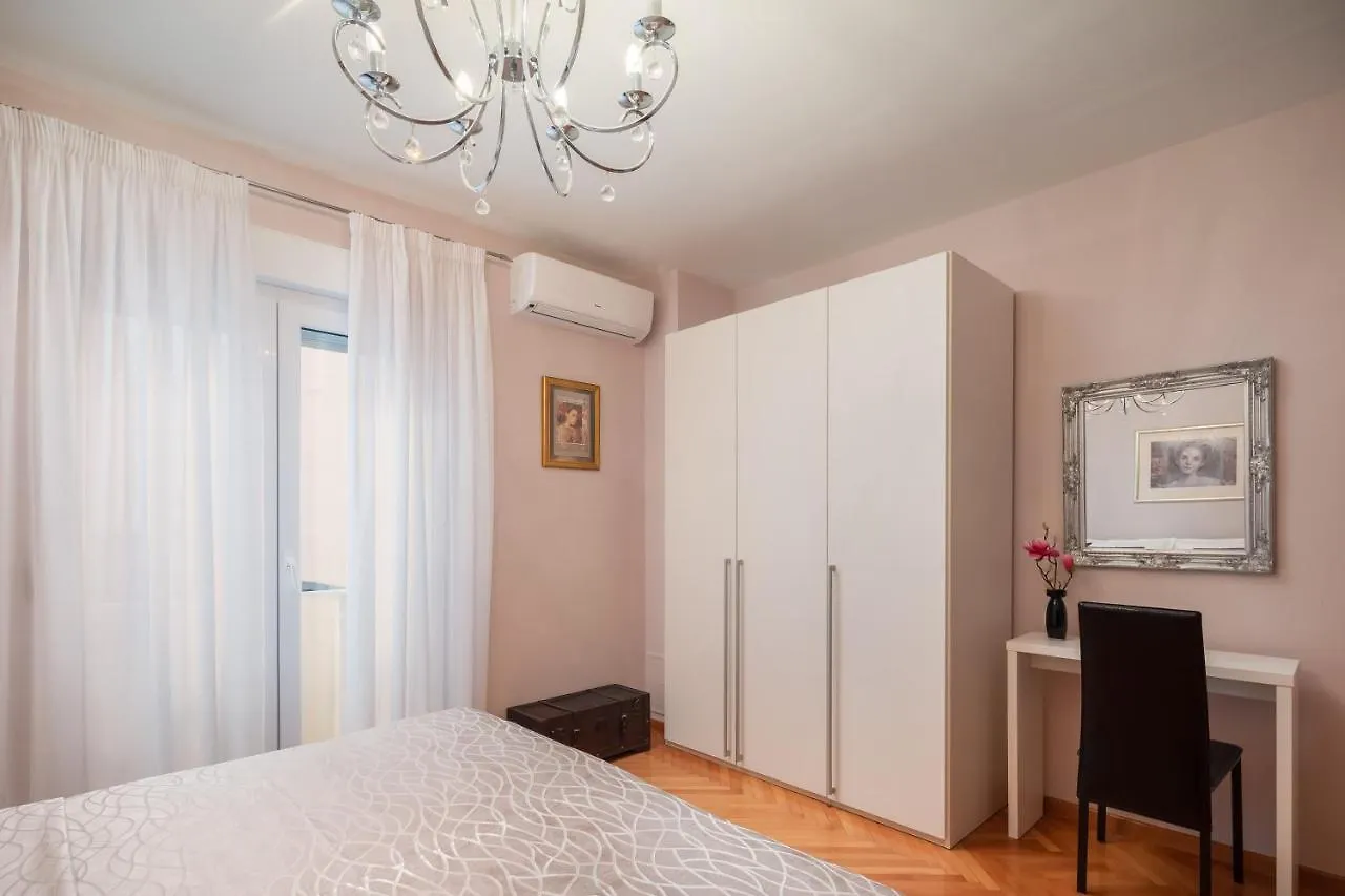 Exclusive Center Apartments Zadar 0*,